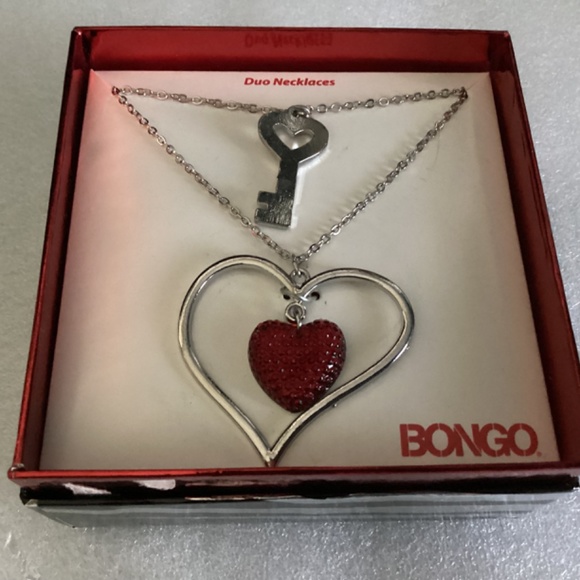 Bongo Women’s Duo Necklaces Heart and Key Pendants Silver Tone New in Box - Picture 2 of 6